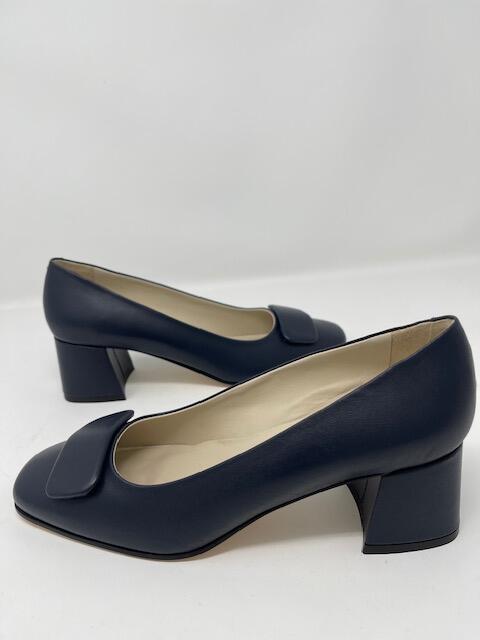 Leather Navy Heels – Galapagos Boutique